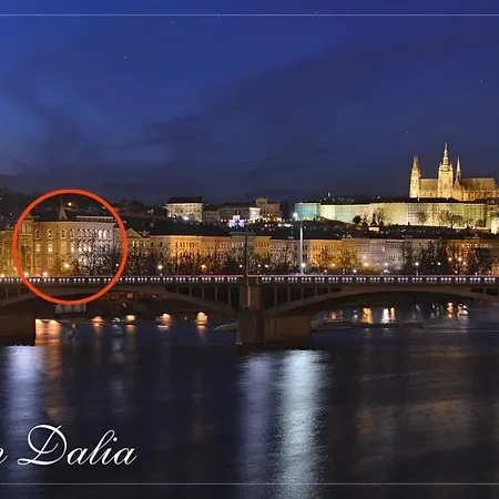 Apartman Dalia Janackovo Nabrezi Prag Exterior foto
