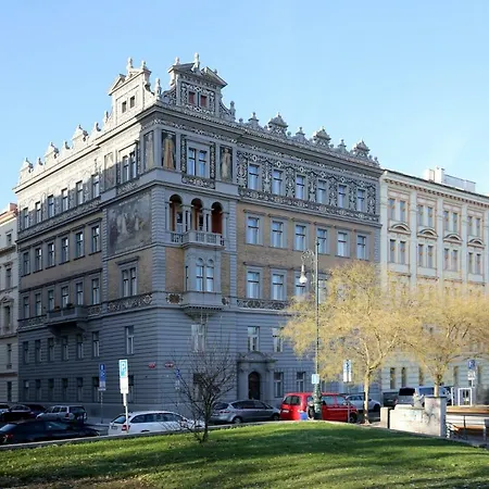 Apartman Dalia Janackovo Nabrezi Prag Exterior foto
